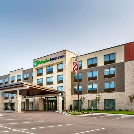 Holiday Inn Express & Suites - Milwaukee West Allis By Ihg Exterior photo