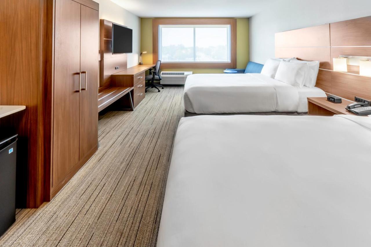 Holiday Inn Express & Suites - Milwaukee West Allis By Ihg Exterior photo